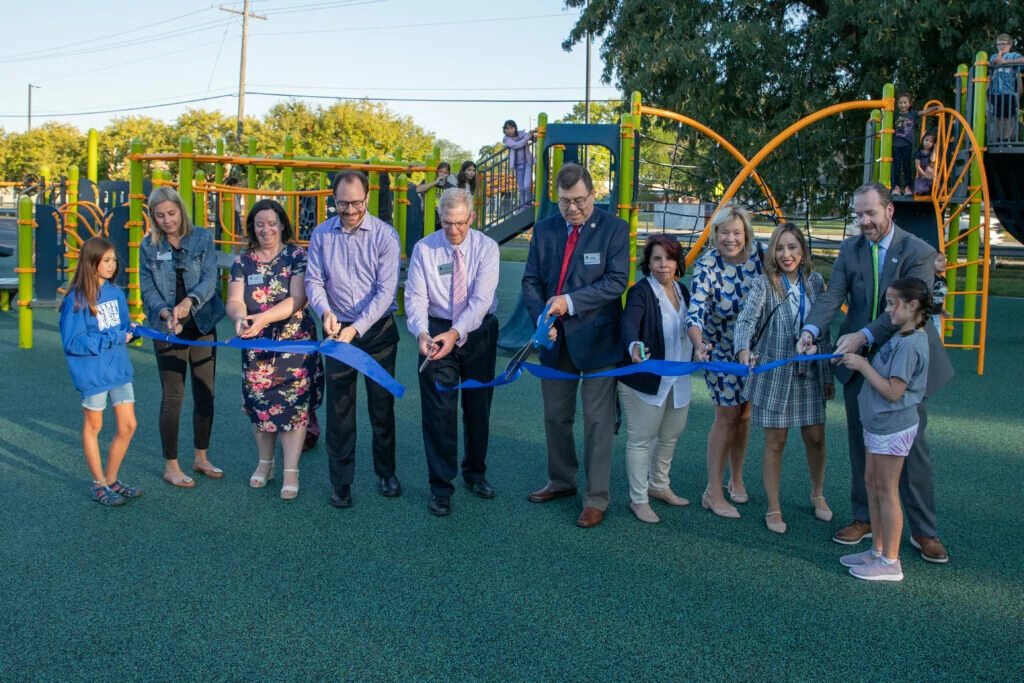 CCSD21 - News - Field doubles up ribbon-cutting ceremonies to