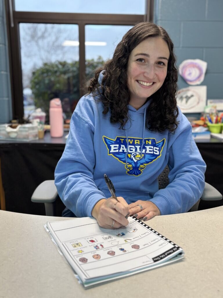 Picture of staff member Hillary Simon.